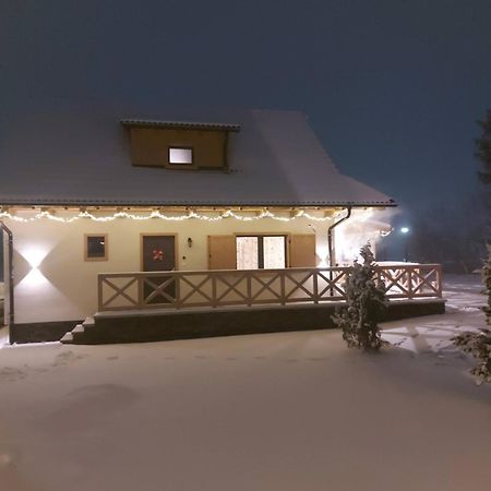 Chalupy Tri Grose Vlasky Bešeňová Exteriör bild