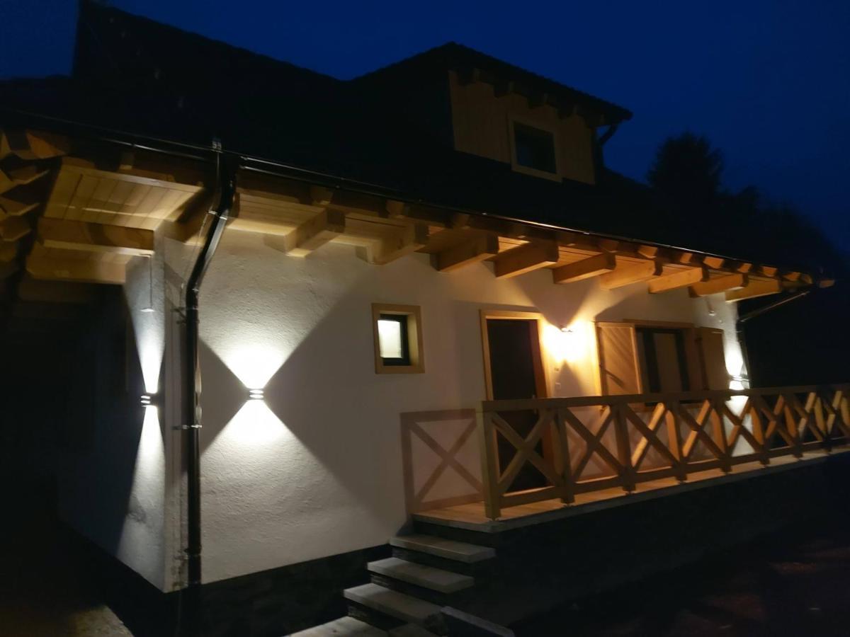 Chalupy Tri Grose Vlasky Bešeňová Exteriör bild