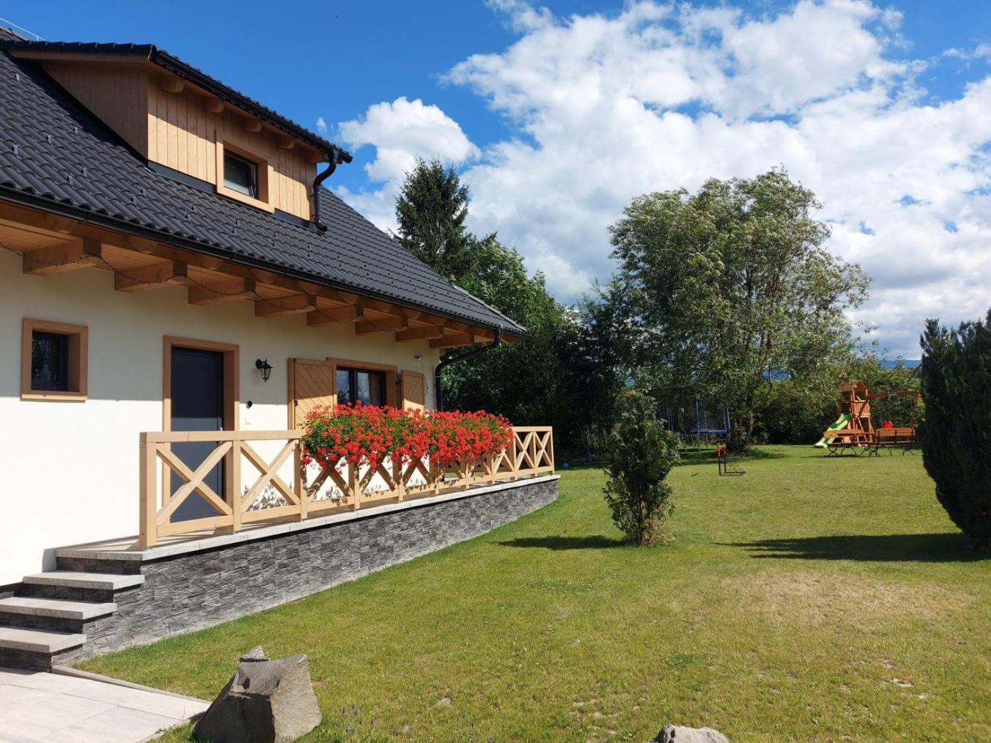 Chalupy Tri Grose Vlasky Bešeňová Exteriör bild
