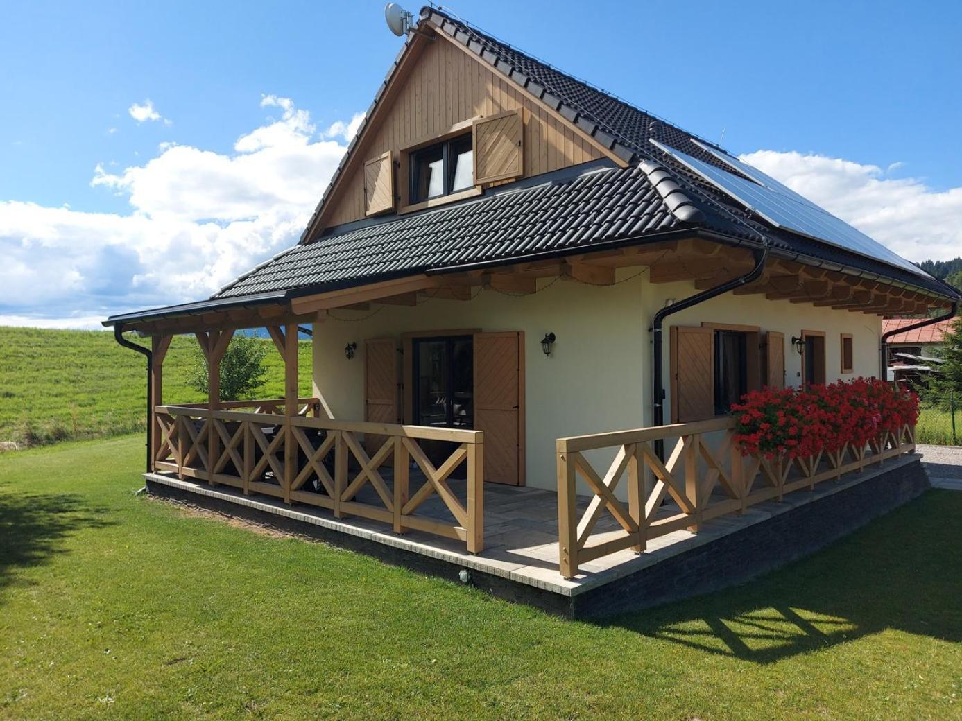 Chalupy Tri Grose Vlasky Bešeňová Exteriör bild
